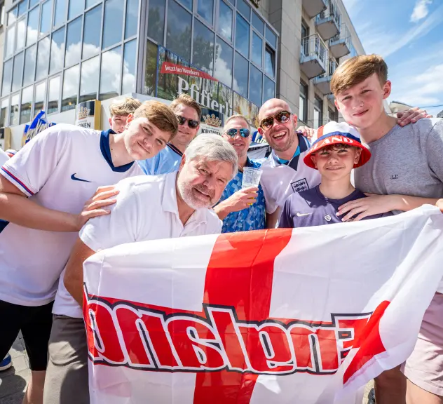 Englische Fans am Tag des Halbfinales gegen die Niederlande in Dortmund 