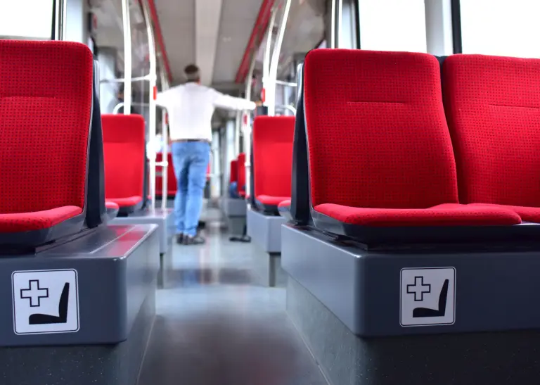 Neue Sitze in der Dortmunder Stadtbahn