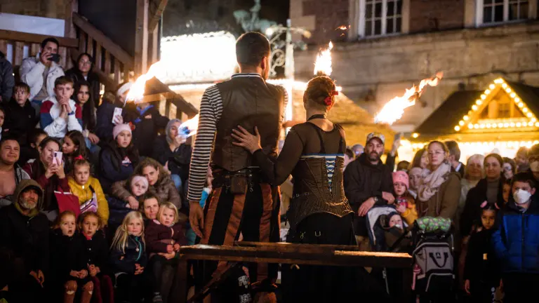 Feuershow auf dem Hansemarkt