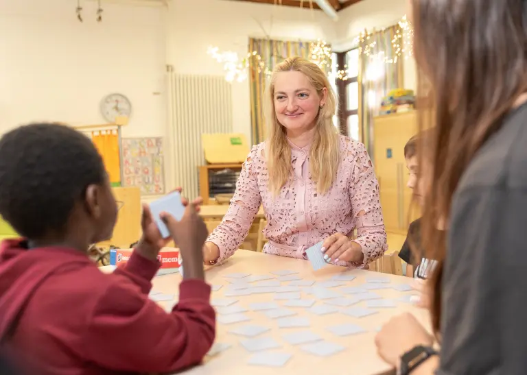 Svitlana Bondar aus der Ukraine ist frisch in die Ausbildung zur Erzieherin gestartet.