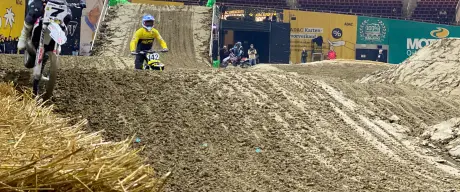 Zum 40. Mal fahren Motorradfahrer Rennen und Stunts in den Westfalenhallen Dortmund.