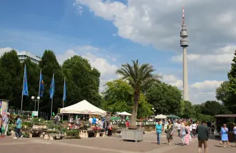 Blick auf den Eingangsbereich an der Ruhralle im Westfalenpark Dortmund