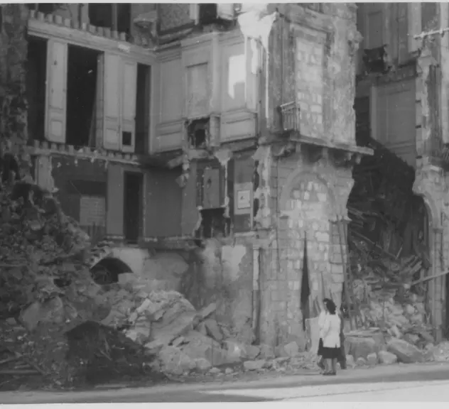 Ein durch eine Explosion zerstörtes Haus.