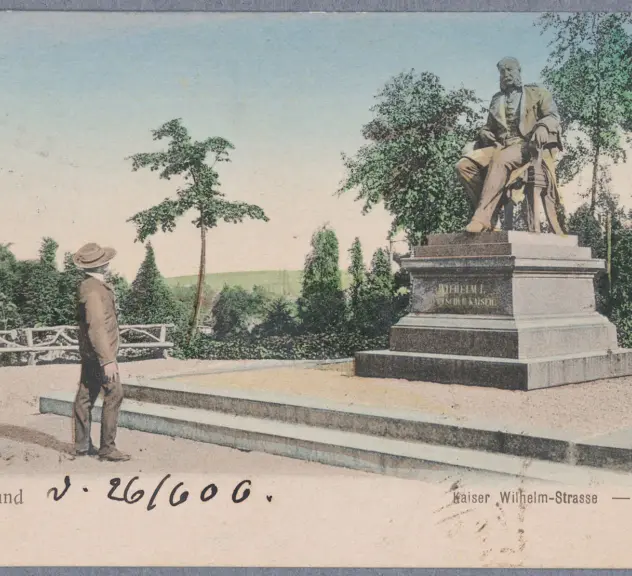 Alte Postkarte - Denkmal und Parkanlage
